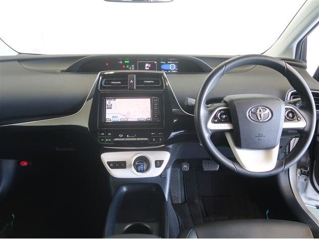 プリウス Ｓツーリングセレクション　フルオートエアコン　デュアルエアバック　バックモニタ－　ＡＷ　イモビ　ＥＳＣ　パワーウインド　スマキ－　ＥＴＣ車載器　サイドエアバック　ナビＴＶ　１オーナー　アイドリングストップ機能付　ＬＥＤヘッド（7枚目）