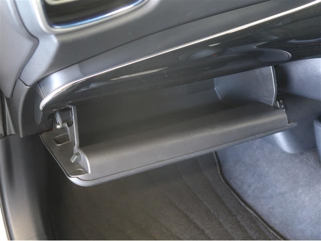 プリウス Ｓツーリングセレクション　フルオートエアコン　デュアルエアバック　バックモニタ－　ＡＷ　イモビ　ＥＳＣ　パワーウインド　スマキ－　ＥＴＣ車載器　サイドエアバック　ナビＴＶ　１オーナー　アイドリングストップ機能付　ＬＥＤヘッド（18枚目）