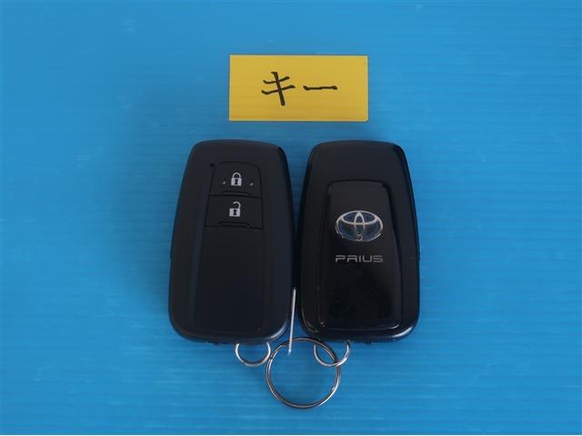 プリウス Ｓツーリングセレクション　フルオートエアコン　デュアルエアバック　バックモニタ－　ＡＷ　イモビ　ＥＳＣ　パワーウインド　スマキ－　ＥＴＣ車載器　サイドエアバック　ナビＴＶ　１オーナー　アイドリングストップ機能付　ＬＥＤヘッド（24枚目）