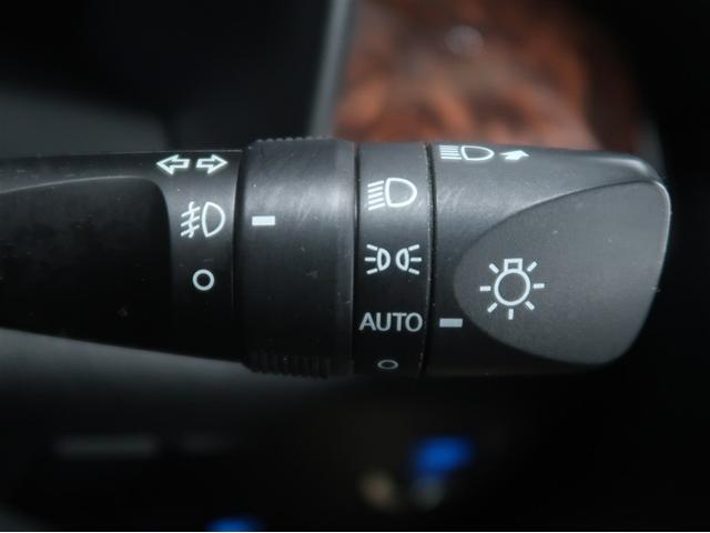 アルファードハイブリッド Ｘ　両電動ドア　ＬＥＤヘッドライト　１オーナ　横滑り防止　ＥＴＣ車載器　クルコン　リアオートエアコン　ミュージックプレイヤー接続可　メモリーナビ　キーレス　ナビ＆ＴＶ　４ＷＤ　ＤＶＤ再生　３列シート　ＰＳ（23枚目）