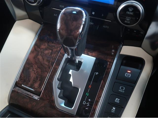 アルファードハイブリッド Ｘ　両電動ドア　ＬＥＤヘッドライト　１オーナ　横滑り防止　ＥＴＣ車載器　クルコン　リアオートエアコン　ミュージックプレイヤー接続可　メモリーナビ　キーレス　ナビ＆ＴＶ　４ＷＤ　ＤＶＤ再生　３列シート　ＰＳ（26枚目）