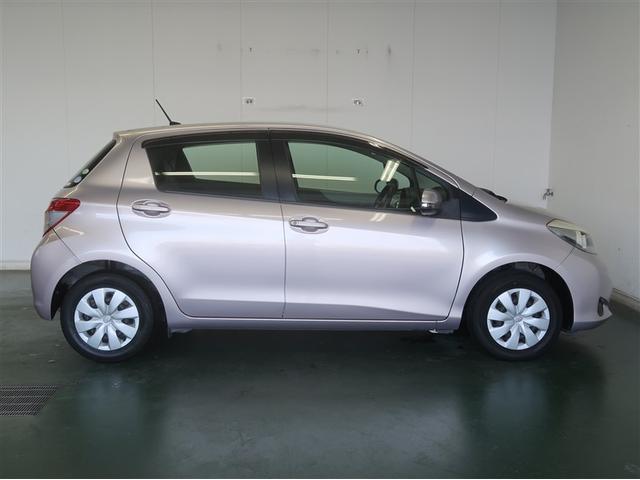 ヴィッツ F Mパッケージ ワイヤレスキー 助手席エアバッグ エアバック付き パワーウィンドウ ABS付き パワーステアリング エアコン AUX メモリーナビ ワンセグ 1オーナ(9枚目)