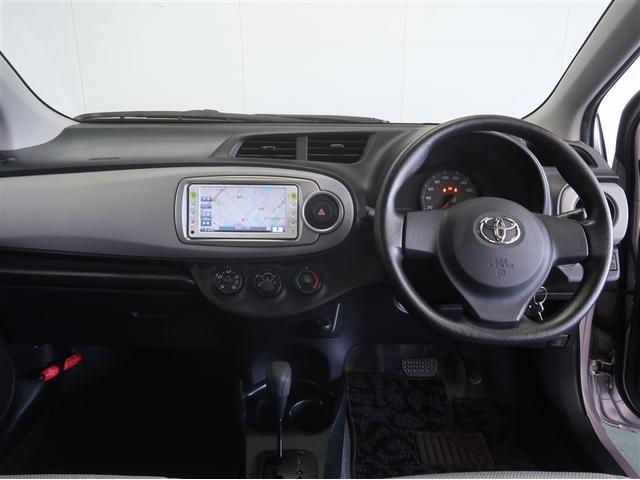 ヴィッツ F Mパッケージ ワイヤレスキー 助手席エアバッグ エアバック付き パワーウィンドウ ABS付き パワーステアリング エアコン AUX メモリーナビ ワンセグ 1オーナ(13枚目)