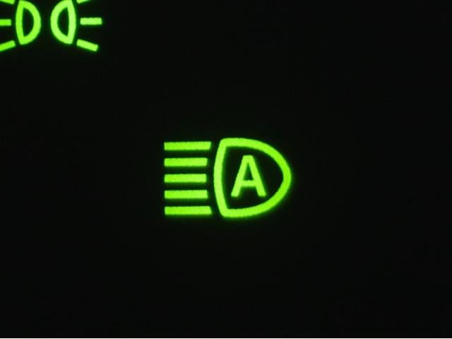 ライズ Ｚ　誤発進抑制機能　エアコン　テレビ　スマートキー＆プッシュスタート　地デジＴＶ　ドライブレコーダ　ＶＳＡ　盗難防止装置　ミュージックプレイヤー接続可　アイドリングストップ機能　クルコン　バックモニター（15枚目）