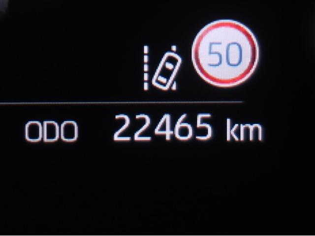 ヤリス ハイブリッドZ スマートキー&プッシュスタート パワーウィンドウ Iストップ フルセグTV サイドエアバッグ ナビ&TV LEDライト ドラレコ付 パワーステアリング ETC装備 横滑防止装置 メディアプレイヤー接続(10枚目)