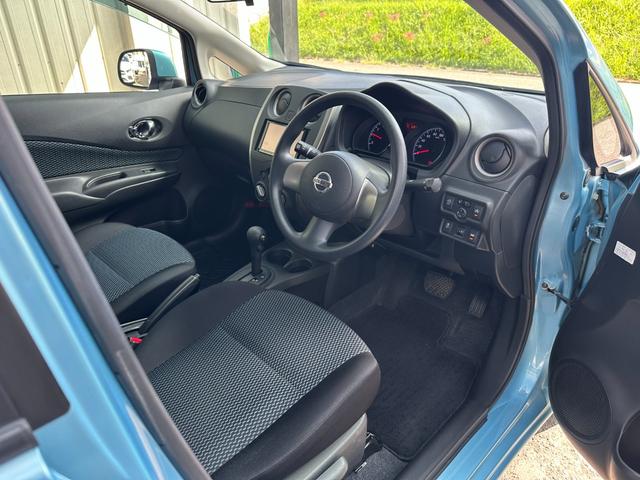 ノート Ｘ　エマージェンシーブレーキパッケージ　女性管理ユ－ザ－様下取１オ－ナ－／禁煙車／自発光タイプ２連アナログメ－タ－／スマ－トキ－２本／ナビ／地デジ／バックカメラ／Ｂｌｕｅｔｏｏｔｈオ－ディオ接続／ＡＵＸ／ＣＤ／ＤＶＤ／（36枚目）
