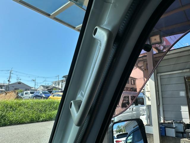 NT100クリッパートラック  管理ユ-ザ-様下取車/5速MT/下取1オ-ナ-/禁煙車/メンテナンスパック車両/シ-ト破れ無し/マニュアルエアコン/AMラジオ/パワステ付/3方開/荷台マット/鳥居付/(39枚目)