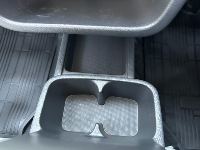 NT100クリッパートラック  管理ユ-ザ-様下取車/5速MT/下取1オ-ナ-/禁煙車/メンテナンスパック車両/シ-ト破れ無し/マニュアルエアコン/AMラジオ/パワステ付/3方開/荷台マット/鳥居付/(47枚目)