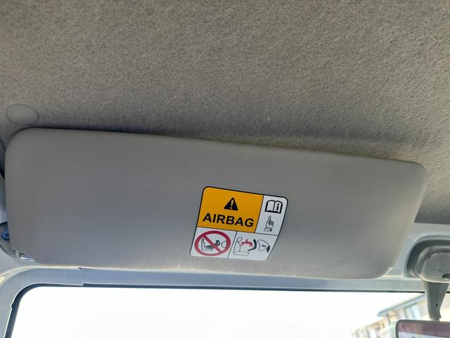 NT100クリッパートラック  管理ユ-ザ-様下取車/5速MT/下取1オ-ナ-/禁煙車/メンテナンスパック車両/シ-ト破れ無し/マニュアルエアコン/AMラジオ/パワステ付/3方開/荷台マット/鳥居付/(57枚目)