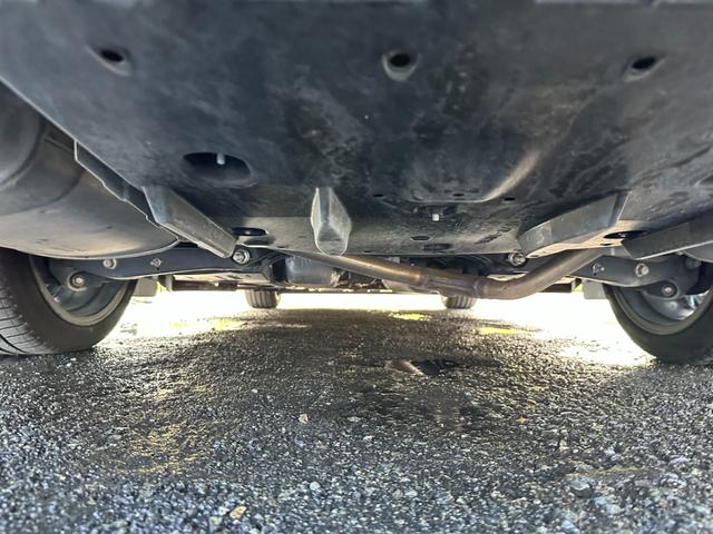 Ｑ：ＥＴＣとドライブレコーダーを取り付けて欲しいんだけど？　Ａ：お任せください。その他の各種パーツ、ナビ等、お取り付けさせていただきますよ。もちろん持ち込みも可能です。