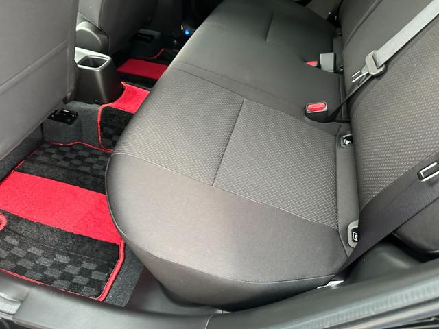 �y���X�I�сz�@�ǂ�ȕ��͋C�̂��X�����m�F���܂��傤�B�X�^�b�t�̑Ή��E�����U�镑���́H���q�l����̃N�`�R�~�]���́H