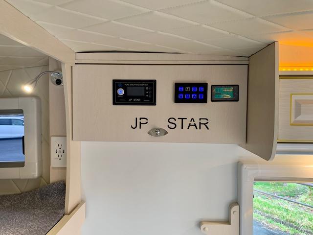 エクストラ キャンピング JPSTAR-H1プラス 4WD ソファーベッド テーブル バンクベッド 専用レザーシート 3000Wインバーター 100V外部電源 電動サイドオーニング 150Wソーラーパネル(42枚目)
