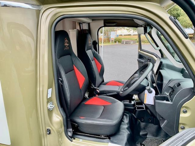 エクストラ キャンピング JPSTAR-H1プラス 4WD ソファーベッド テーブル バンクベッド 専用レザーシート 3000Wインバーター 100V外部電源 電動サイドオーニング 150Wソーラーパネル(66枚目)