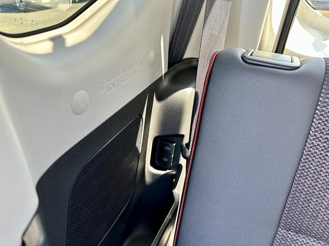 スペーシアカスタム ハイブリッドＸＳ　純正９インチメモリーナビ・スマホ接続・Ｂｌｕｅｔｏｏｔｈ　全方位カメラ　フルセグＴＶ　両側電動スライドドア　マルチユースフラップ　前席シートヒーター　ステアリングヒーター　リアスリムサーキュレーター（15枚目）