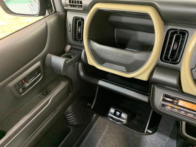 ハスラー ハイブリッドＧ　プッシュスタートエンジン　ステアリングスイッチ　オートライト　マルチインフォメーションディスプレイ　１５インチスチールホイール　前席シートヒーター　純正ＬＥＤヘッドライト　届出済未使用車（3枚目）