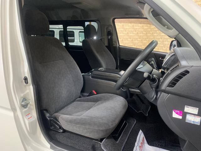 ハイエースワゴン GL 10人乗り 1オーナー 純正ナビ・フルセグTV・Bluetooth接続 バックカメラ ETC車載器 左側スライドドア 4ドア オートライト機能 走行1万km台(5枚目)