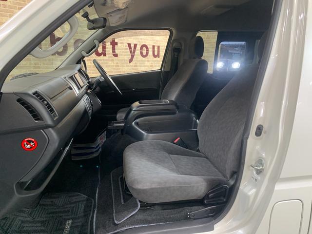 ハイエースワゴン GL 10人乗り 1オーナー 純正ナビ・フルセグTV・Bluetooth接続 バックカメラ ETC車載器 左側スライドドア 4ドア オートライト機能 走行1万km台(6枚目)