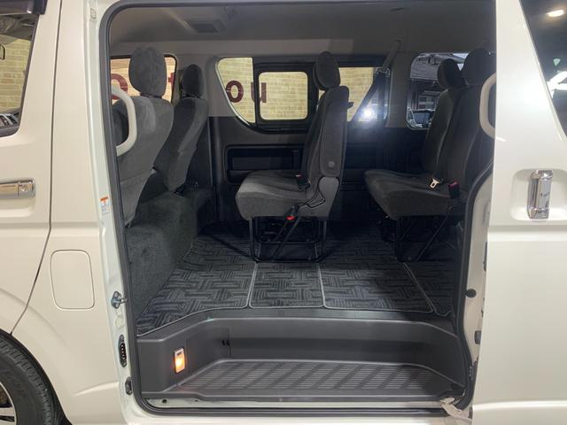 ハイエースワゴン GL 10人乗り 1オーナー 純正ナビ・フルセグTV・Bluetooth接続 バックカメラ ETC車載器 左側スライドドア 4ドア オートライト機能 走行1万km台(7枚目)