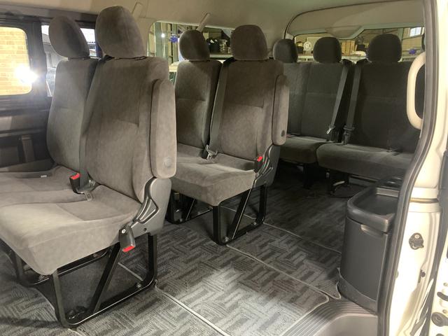 ハイエースワゴン GL 10人乗り 1オーナー 純正ナビ・フルセグTV・Bluetooth接続 バックカメラ ETC車載器 左側スライドドア 4ドア オートライト機能 走行1万km台(8枚目)
