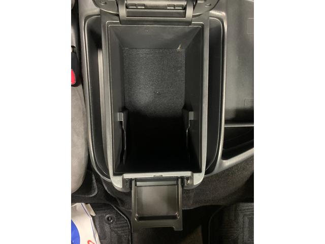 ハイエースワゴン GL 10人乗り 1オーナー 純正ナビ・フルセグTV・Bluetooth接続 バックカメラ ETC車載器 左側スライドドア 4ドア オートライト機能 走行1万km台(25枚目)