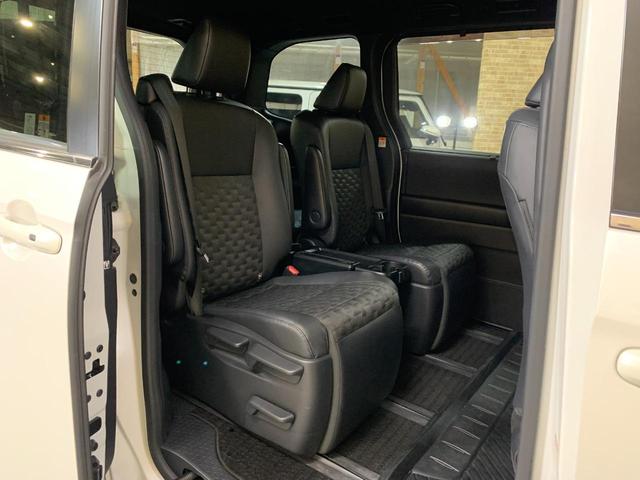 ヴォクシー Ｓ－Ｚ　純正Ｄオーディオ・フルセグＴＶ・ＣＤ・ＤＶＤスロット・ＨＤＭＩ　全方位カメラ　ＥＴＣ　両パワスラ　１，２列目シートＨ　ＢＳＭ　Ｄミラー　３眼ＬＥＤ　快適利便・ドライビングサポートＰ　Ｔチームメイト（12枚目）