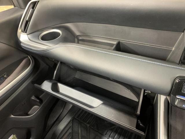 ヴォクシー Ｓ－Ｚ　純正Ｄオーディオ・フルセグＴＶ・ＣＤ・ＤＶＤスロット・ＨＤＭＩ　全方位カメラ　ＥＴＣ　両パワスラ　１，２列目シートＨ　ＢＳＭ　Ｄミラー　３眼ＬＥＤ　快適利便・ドライビングサポートＰ　Ｔチームメイト（18枚目）