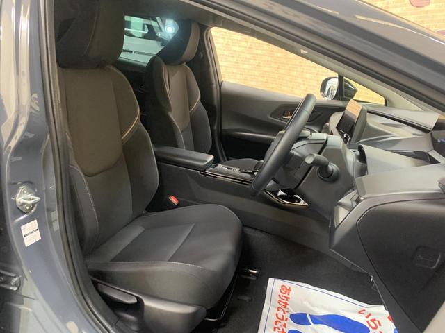 プリウス Ｇ　１オーナー車　純正ディスプレイオーディオ　フルセグテレビ　全方位モニター　ＥＴＣ２．０　前席シートヒーター　革巻きステアリング　クルーズコントロール　ステアリングスイッチ　オートライト　ＡＶ１００Ｖ（6枚目）