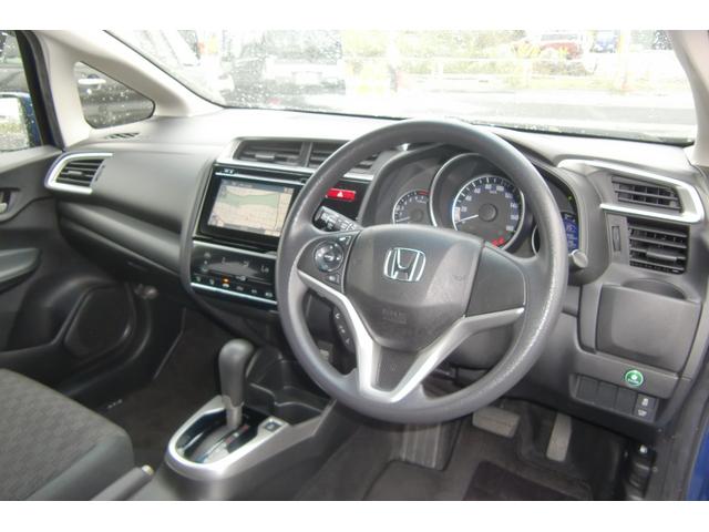 フィット 13G・Lパッケージ あんしんパッケージ CTBA 純正メーカーインターナビ・フルセグTV・Bカメラ LEDヘッド スマートキー2個&プッシュスタート アイドリングストップ 純正ETC ドラレコ エコアシスト(3枚目)