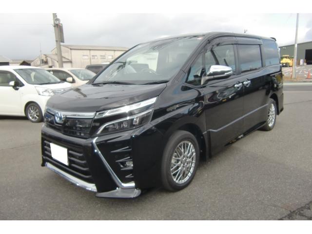 ヴォクシー ハイブリッドＺＳ　煌ＩＩＩ　アルパイン１１インチナビ・後席モニター　トヨタセーフティセンス　両側パワースライドドア　ハーフレザーシート　Ｆ席シートヒーター　クルコン　Ｒオートエアコン　スマートキー２個　スペアタイヤ（9枚目）