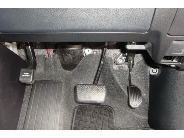 ヴォクシー ハイブリッドＺＳ　煌ＩＩＩ　アルパイン１１インチナビ・後席モニター　トヨタセーフティセンス　両側パワースライドドア　ハーフレザーシート　Ｆ席シートヒーター　クルコン　Ｒオートエアコン　スマートキー２個　スペアタイヤ（17枚目）