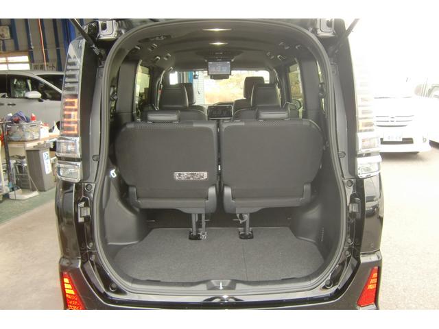 ヴォクシー ハイブリッドＺＳ　煌ＩＩＩ　アルパイン１１インチナビ・後席モニター　トヨタセーフティセンス　両側パワースライドドア　ハーフレザーシート　Ｆ席シートヒーター　クルコン　Ｒオートエアコン　スマートキー２個　スペアタイヤ（23枚目）