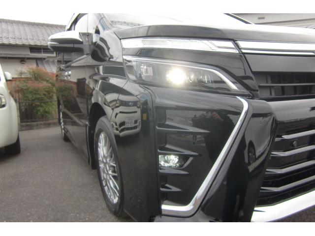 ヴォクシー ハイブリッドＺＳ　煌ＩＩＩ　アルパイン１１インチナビ・後席モニター　トヨタセーフティセンス　両側パワースライドドア　ハーフレザーシート　Ｆ席シートヒーター　クルコン　Ｒオートエアコン　スマートキー２個　スペアタイヤ（46枚目）