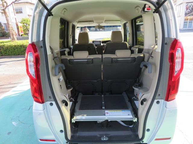 Ｎ－ＢＯＸ Ｇ・スロープＬホンダセンシング　車椅子専用装備　純正ナビ　ＴＶ　Ｂカメラ　ＥＴＣ　左パワースライドドア　ＬＥＤライト（9枚目）