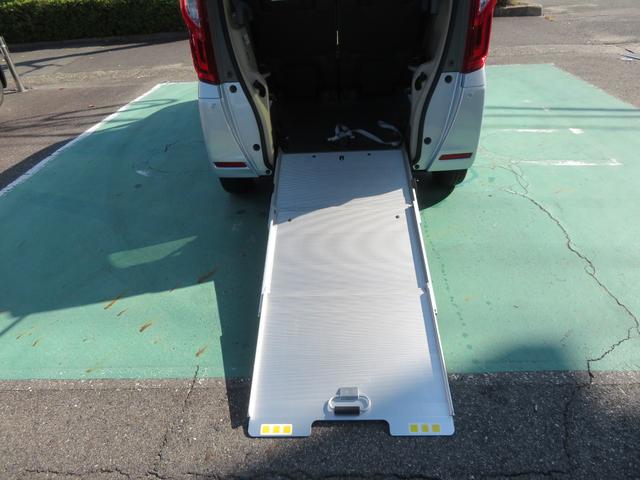 Ｎ－ＢＯＸ Ｇ・スロープＬホンダセンシング　車椅子専用装備　純正ナビ　ＴＶ　Ｂカメラ　ＥＴＣ　左パワースライドドア　ＬＥＤライト（10枚目）