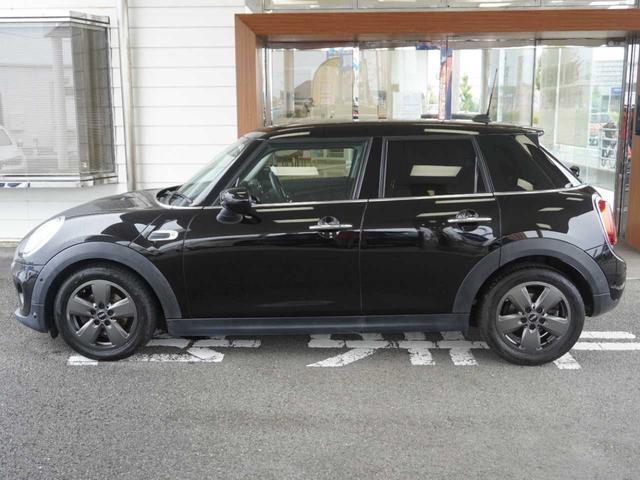 ＭＩＮＩ ワン　ユーザー買取車両／ワンオーナー／保証付保証書付／取説付／Ｒ３・Ｒ４記録簿付／Ｂｌｕｅｔｏｏｔｈ／バックモニタ／クルコン／クリアランスソナー／オートライト／盗難防止装置（6枚目）