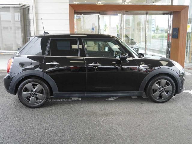 ＭＩＮＩ ワン　ユーザー買取車両／ワンオーナー／保証付保証書付／取説付／Ｒ３・Ｒ４記録簿付／Ｂｌｕｅｔｏｏｔｈ／バックモニタ／クルコン／クリアランスソナー／オートライト／盗難防止装置（10枚目）
