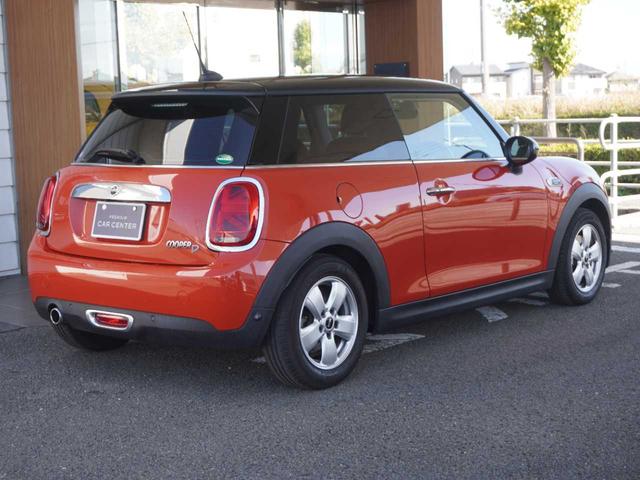 �o���L���ȃ��J�j�b�N�ɂ�鐮���ł��Ԏ��̂̏�Ԃ͂������A���i�W���O�ɎГ��w���i���Z���^�[�x�ɂē��E�O�����ɗǎ��ȏ�Ԃɖ����グ�A���Ԃ����񋟏o����l�A�^�c���Ă���܂��B