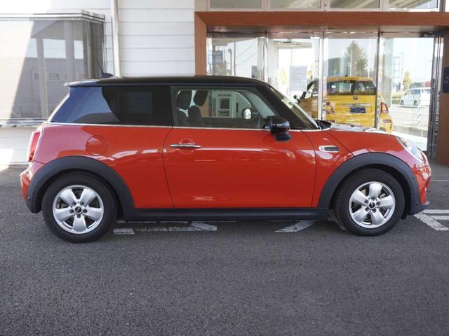 �������ɂėA���ԃf�B�[���[���R�O�N�ȏ�^�c���Ă����w�m���B���O���[�v�x�Ȃ�ł͂́A���S�����i�o�b�e���[�V�i�����Ȃǁj�ɂĂ��q�l�ɂ��[�Ԃ����Ē����܂��B