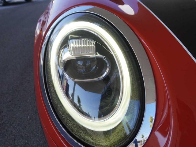 �o���L���ȃ��J�j�b�N�ɂ�鐮���ł��Ԏ��̂̏�Ԃ͂������A���i�W���O�ɎГ��w���i���Z���^�[�x�ɂē��E�O�����ɗǎ��ȏ�Ԃɖ����グ�A���Ԃ����񋟏o����l�A�^�c���Ă���܂��B