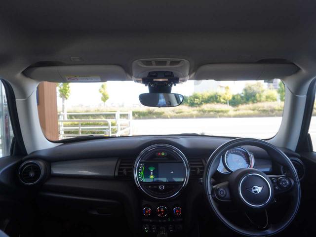 �������ɂėA���ԃf�B�[���[���R�O�N�ȏ�^�c���Ă����w�m���B���O���[�v�x�Ȃ�ł͂́A���S�����i�o�b�e���[�V�i�����Ȃǁj�ɂĂ��q�l�ɂ��[�Ԃ����Ē����܂��B