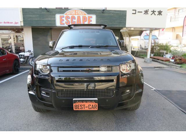 ディフェンダー １１０Ｘ　Ｄ３００　１１０　Ｘ　Ｄ３００　ディーゼルターボ　４ＷＤブラックエクステリア　コールドクライメートパック茶革ルーフキャリアサイドステップ　ＭＥＲＩＤＩＡＮサラウンドワンオーナー　新車保証付きサントリーニブラック（4枚目）