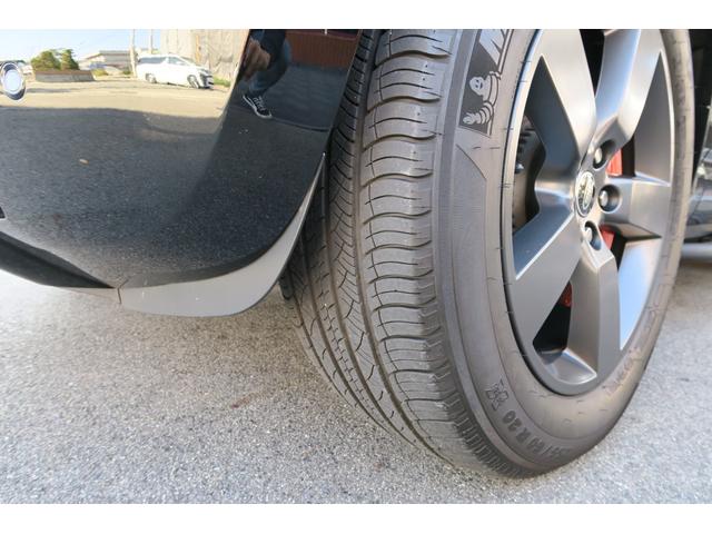 ディフェンダー １１０Ｘ　Ｄ３００　１１０　Ｘ　Ｄ３００　ディーゼルターボ　４ＷＤブラックエクステリア　コールドクライメートパック茶革ルーフキャリアサイドステップ　ＭＥＲＩＤＩＡＮサラウンドワンオーナー　新車保証付きサントリーニブラック（24枚目）