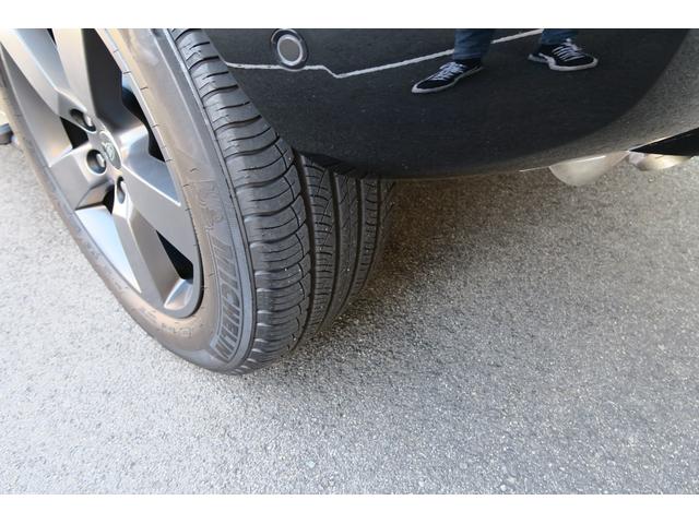 ディフェンダー １１０Ｘ　Ｄ３００　１１０　Ｘ　Ｄ３００　ディーゼルターボ　４ＷＤブラックエクステリア　コールドクライメートパック茶革ルーフキャリアサイドステップ　ＭＥＲＩＤＩＡＮサラウンドワンオーナー　新車保証付きサントリーニブラック（26枚目）