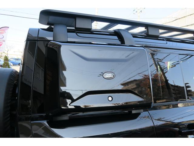 ディフェンダー １１０Ｘ　Ｄ３００　１１０　Ｘ　Ｄ３００　ディーゼルターボ　４ＷＤブラックエクステリア　コールドクライメートパック茶革ルーフキャリアサイドステップ　ＭＥＲＩＤＩＡＮサラウンドワンオーナー　新車保証付きサントリーニブラック（33枚目）