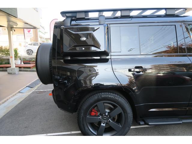 ディフェンダー １１０Ｘ　Ｄ３００　１１０　Ｘ　Ｄ３００　ディーゼルターボ　４ＷＤブラックエクステリア　コールドクライメートパック茶革ルーフキャリアサイドステップ　ＭＥＲＩＤＩＡＮサラウンドワンオーナー　新車保証付きサントリーニブラック（40枚目）