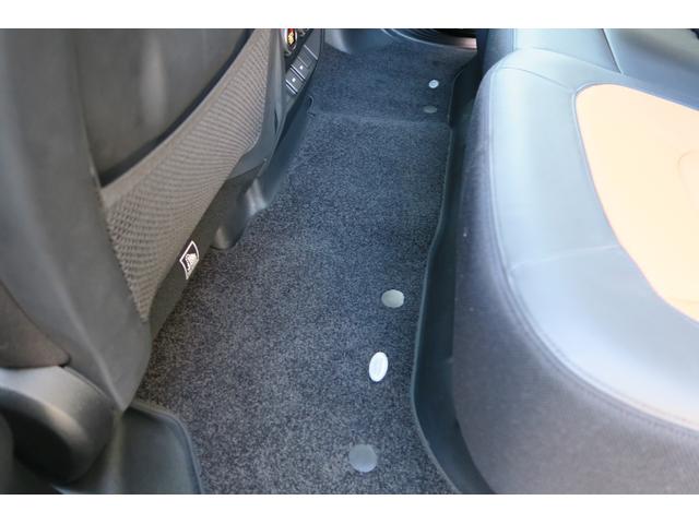 ディフェンダー １１０Ｘ　Ｄ３００　１１０　Ｘ　Ｄ３００　ディーゼルターボ　４ＷＤブラックエクステリア　コールドクライメートパック茶革ルーフキャリアサイドステップ　ＭＥＲＩＤＩＡＮサラウンドワンオーナー　新車保証付きサントリーニブラック（68枚目）