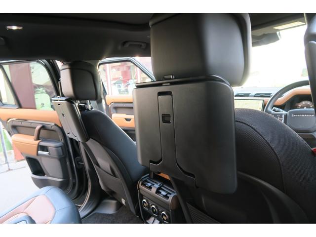 ディフェンダー １１０Ｘ　Ｄ３００　１１０　Ｘ　Ｄ３００　ディーゼルターボ　４ＷＤブラックエクステリア　コールドクライメートパック茶革ルーフキャリアサイドステップ　ＭＥＲＩＤＩＡＮサラウンドワンオーナー　新車保証付きサントリーニブラック（71枚目）