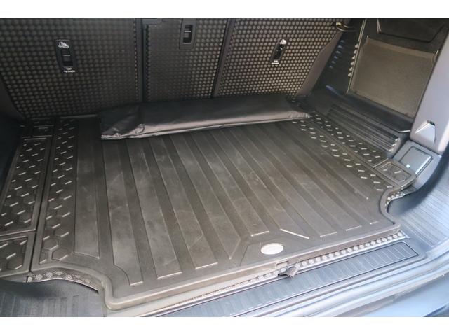 ディフェンダー １１０Ｘ　Ｄ３００　１１０　Ｘ　Ｄ３００　ディーゼルターボ　４ＷＤブラックエクステリア　コールドクライメートパック茶革ルーフキャリアサイドステップ　ＭＥＲＩＤＩＡＮサラウンドワンオーナー　新車保証付きサントリーニブラック（74枚目）