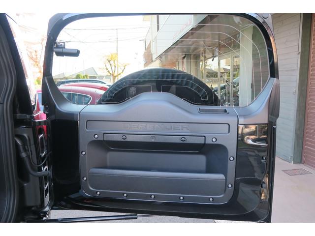 ディフェンダー １１０Ｘ　Ｄ３００　１１０　Ｘ　Ｄ３００　ディーゼルターボ　４ＷＤブラックエクステリア　コールドクライメートパック茶革ルーフキャリアサイドステップ　ＭＥＲＩＤＩＡＮサラウンドワンオーナー　新車保証付きサントリーニブラック（75枚目）