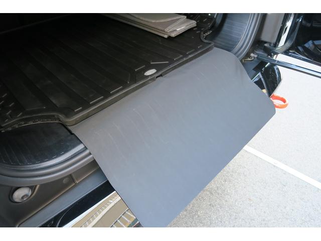 ディフェンダー １１０Ｘ　Ｄ３００　１１０　Ｘ　Ｄ３００　ディーゼルターボ　４ＷＤブラックエクステリア　コールドクライメートパック茶革ルーフキャリアサイドステップ　ＭＥＲＩＤＩＡＮサラウンドワンオーナー　新車保証付きサントリーニブラック（77枚目）